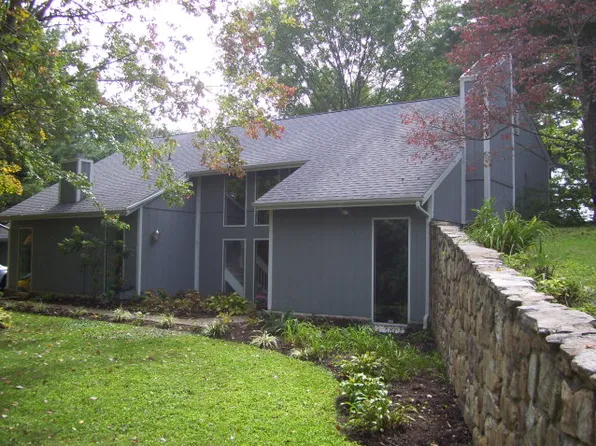 20104 Avondale Rd, Abingdon, VA 24211