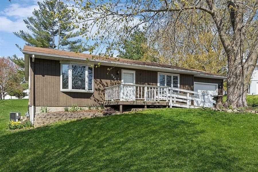 524 N Oliphant St, West Branch, IA 52358 Zillow