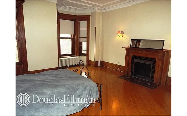 Rented by Douglas Elliman | media 23