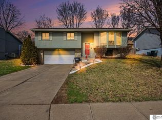 8202 Tucker St, Omaha, NE 68122