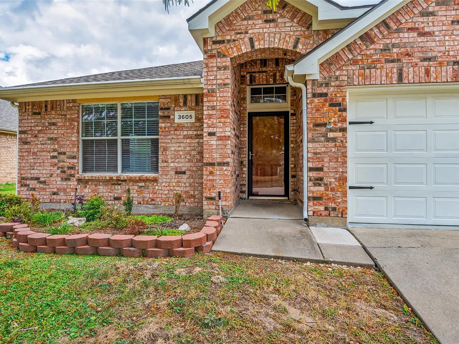 3605 Cottonwood Rd — Photo 2