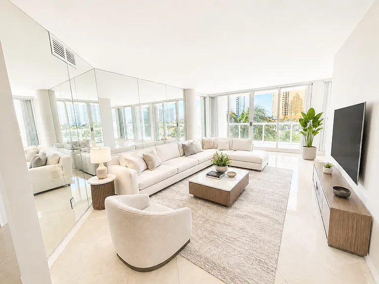 16400 Collins Ave #542 — Photo 7