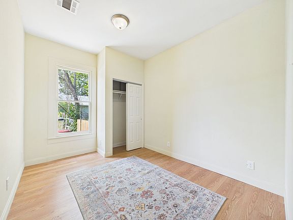 4th image of 617 E Vermilion St #C