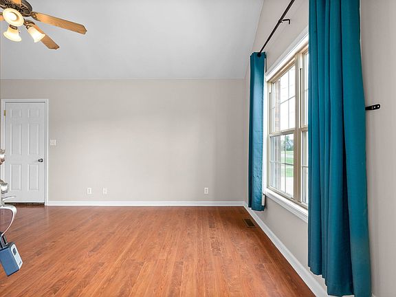 4th image of 1272 Silver Star Dr