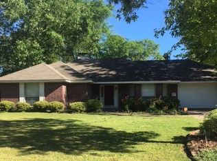 160 Hunters Glen Dr, Lufkin, TX 75904