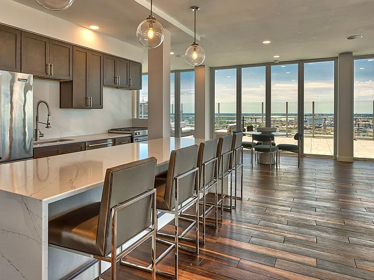 Icon Norfolk Apartments — Photo 25