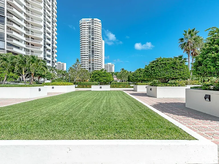 1000 Island Blvd #2702 — Photo 42