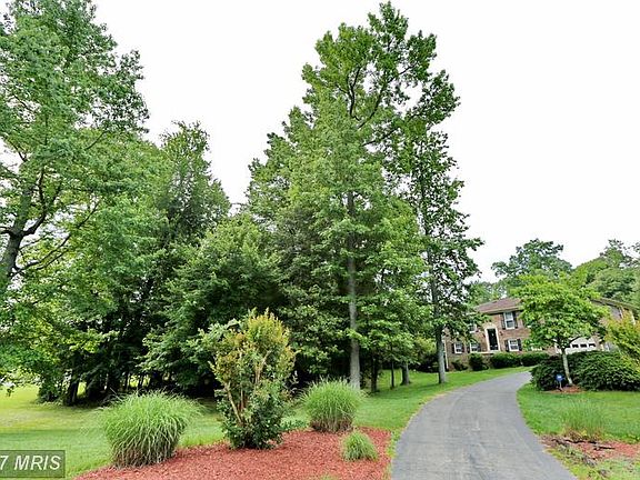 3rd image of 1209 E Patuxent Dr