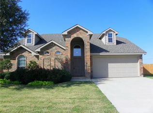 103 Thoroughbred Dr, Krum, TX 76249