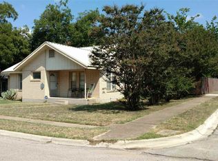 208 E Post Oak St, Burnet, TX 78611