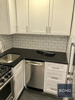 Rented by Bond New York | media 5
