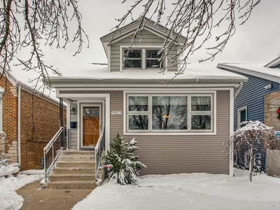 5923 N Leonard Ave, Chicago, IL, 60646