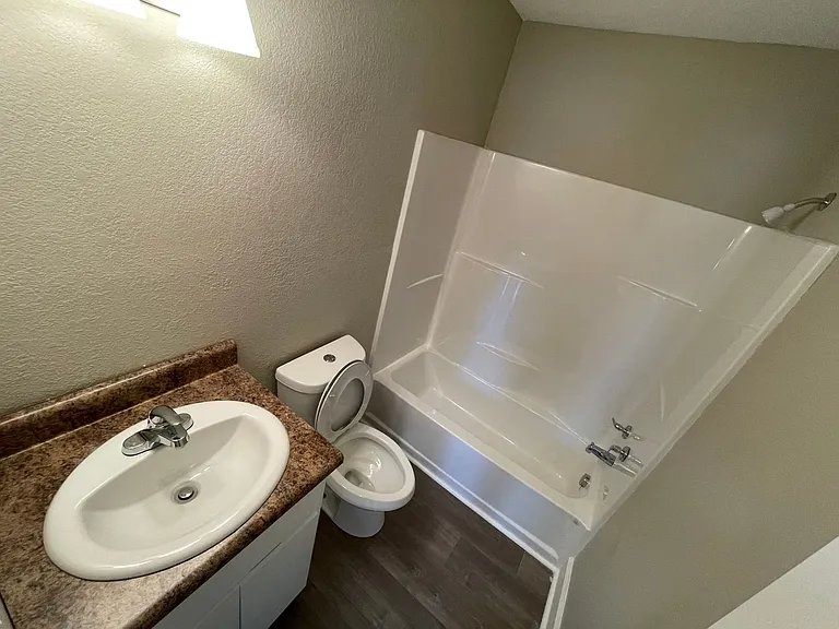 2420 Dudley St — Photo 20