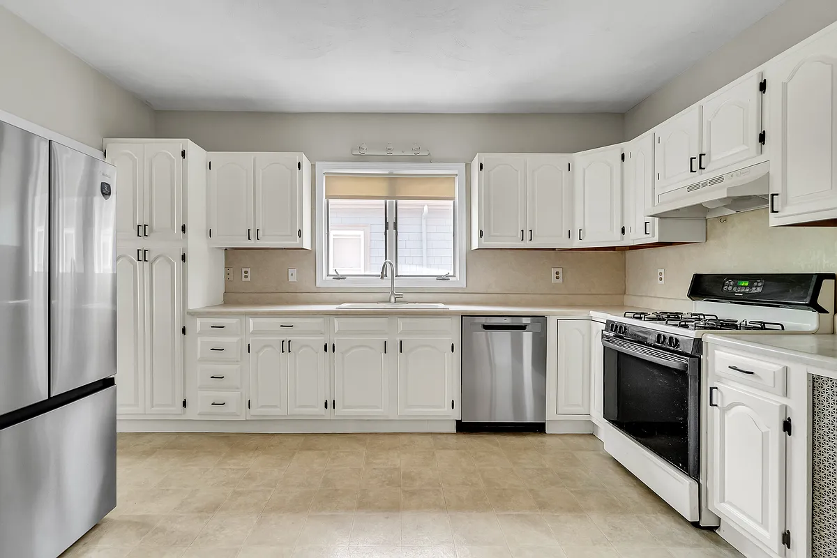 Photo 2 of 20 - 228 Harvard St #2 - Medford, MA Building Photo - 228 Harvard St #2