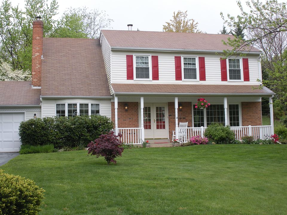 10917 Longmeadow Dr.