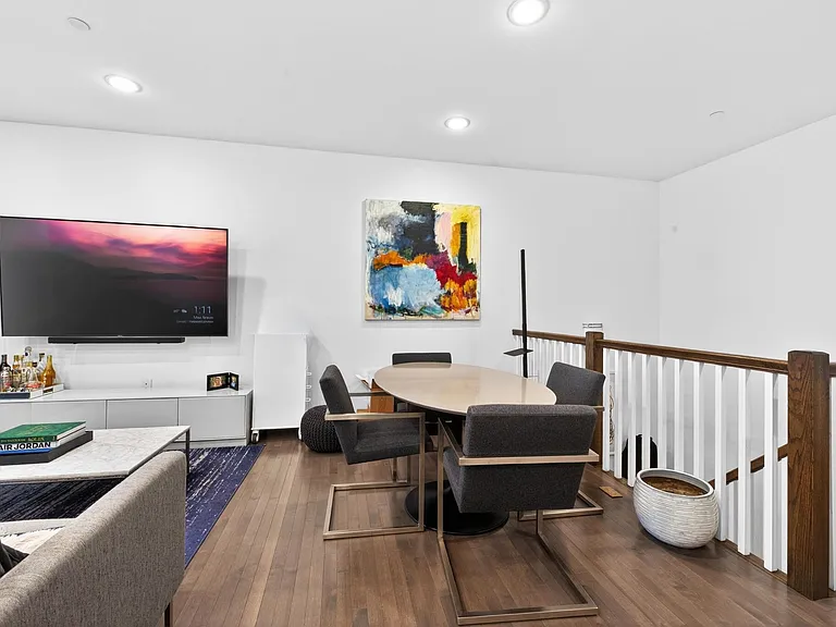 974 Summit Ave #409 — Photo 9