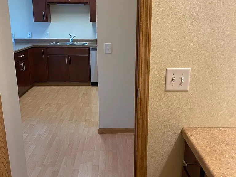 West Lake III Apartments — Photo 64