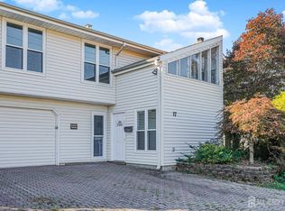 17 Throckmorton Ln, Old Bridge, NJ 08857