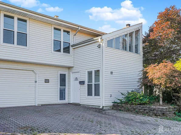 17 Throckmorton Ln, Old Bridge, NJ 08857