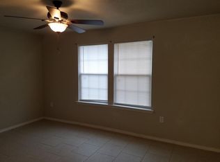 512 Dossey St UNIT 103, Pleasanton, TX 78064