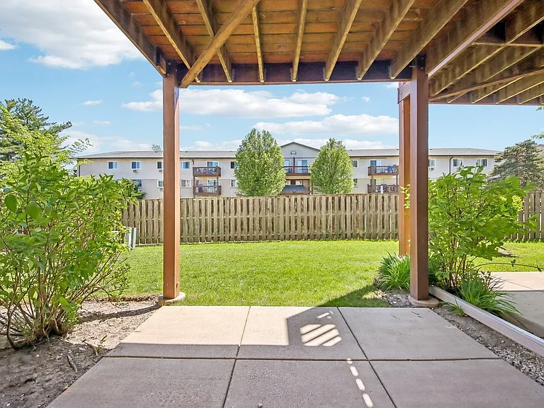 673 Fountainview Dr #673 — Photo 26