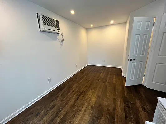 Rented by Compass | media 7