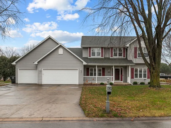 1047 Northcreek Dr, Neenah, WI 54956