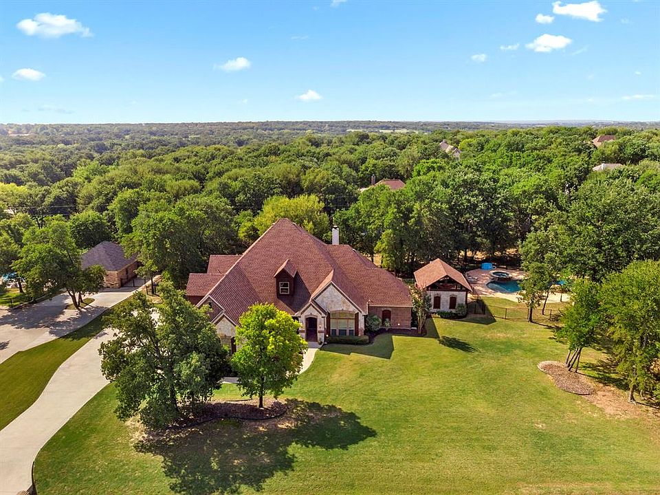 1st image of 119 Oakmont Dr