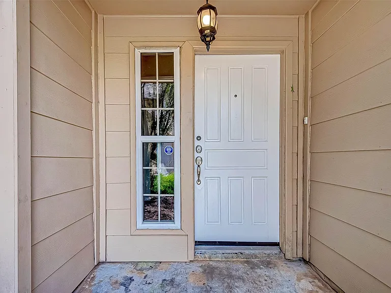 2723 Colony Dr — Photo 6