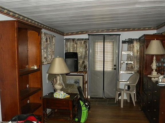 5th image of 140 Jade Way N