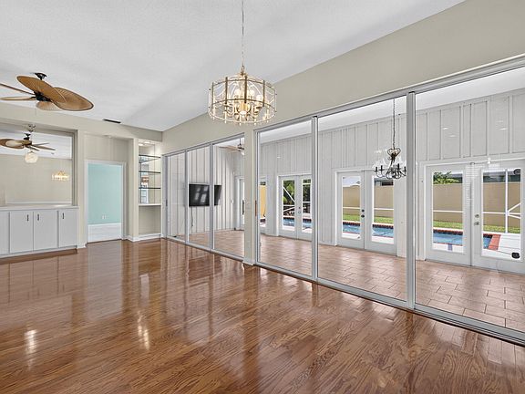 5th image of 2699 SW Prospect Place