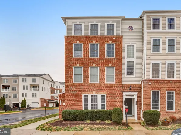 2243 Oberlin Dr, Woodbridge, VA 22191