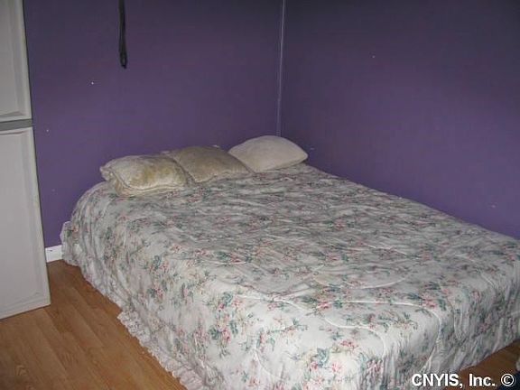 5th image of 613 Vine St