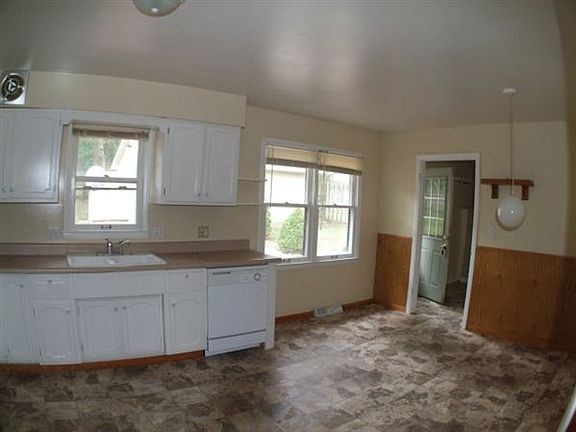 Kitchen and Dinnette