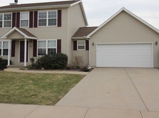 3601 Castlemain Dr, Bloomington, IL
