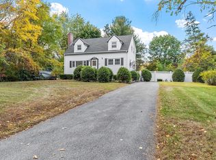 51 Arakelian Dr, Billerica, MA 01821