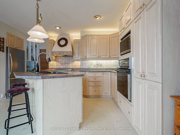 5th image of 22 Dubeau St