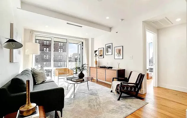 Rented by EXR | media 3