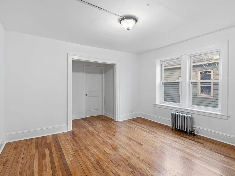 107 Kensington Ave — Photo 5