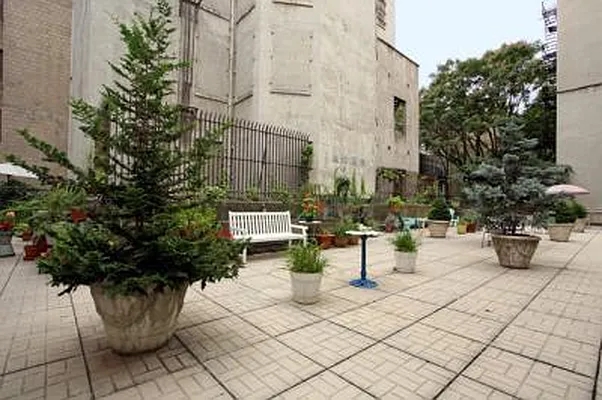 Sold by R New York | media 20
