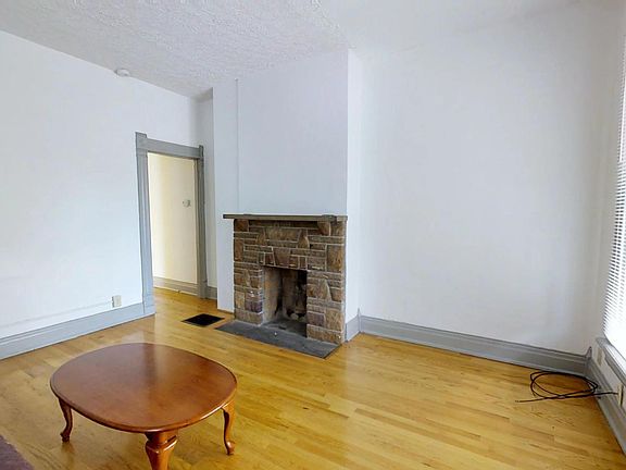 2nd image of 1550 Hunter Ave