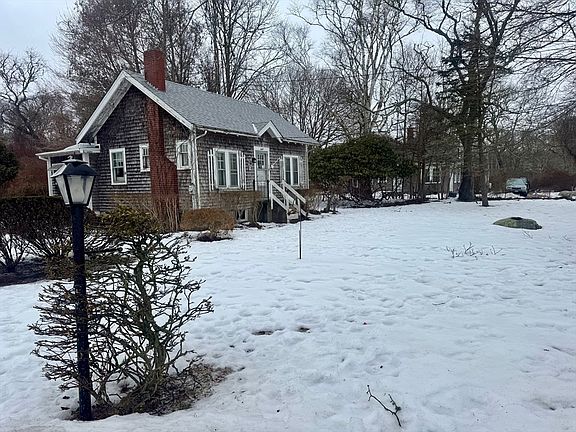 3rd image of 649 Horseneck Rd