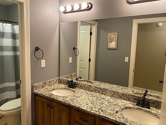 Second floor full bathroom