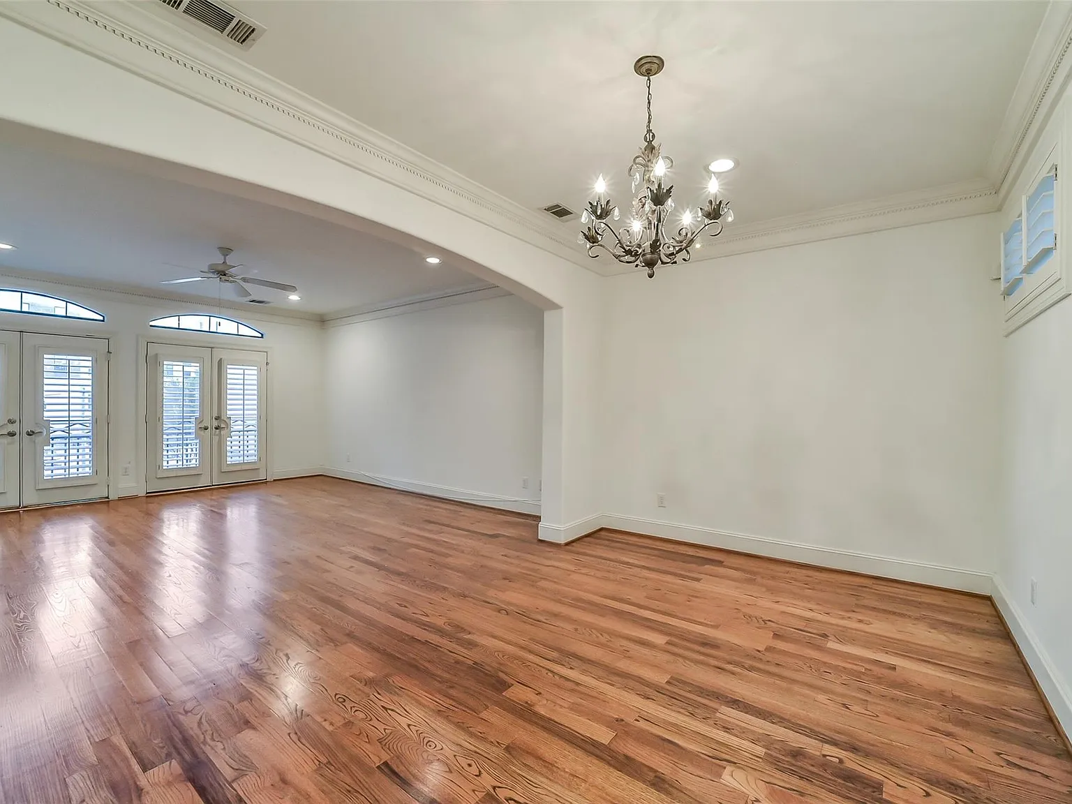 3 bed, 3.5 bath, 2209 sqft, $3,750 — Photo 4