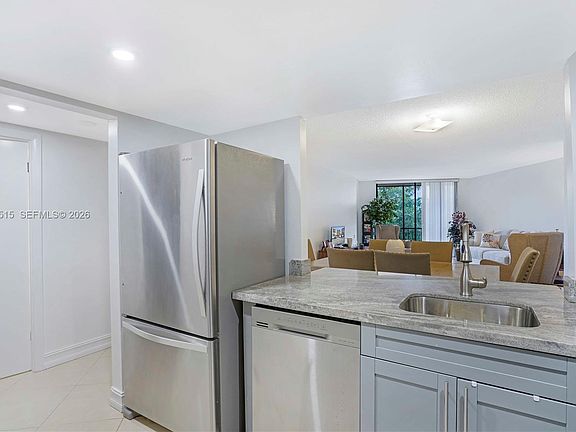 5th image of 3900 N Hills Dr APT 307