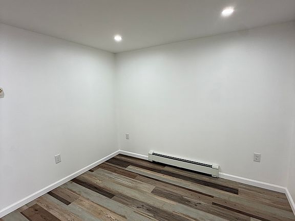 3rd image of 360 Whiton St #2