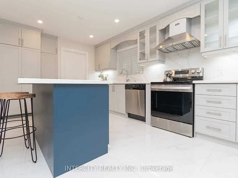 781 Drury Ln — Photo 12