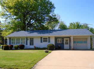 420 E Walnut St, Centerville, IA 52544