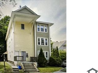 2 Courtland St, Worcester, MA 01602