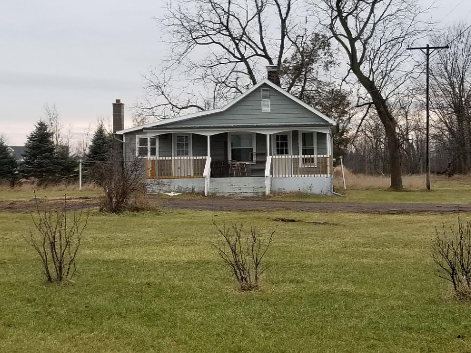 2nd image of 4687 W Peck Lake Rd